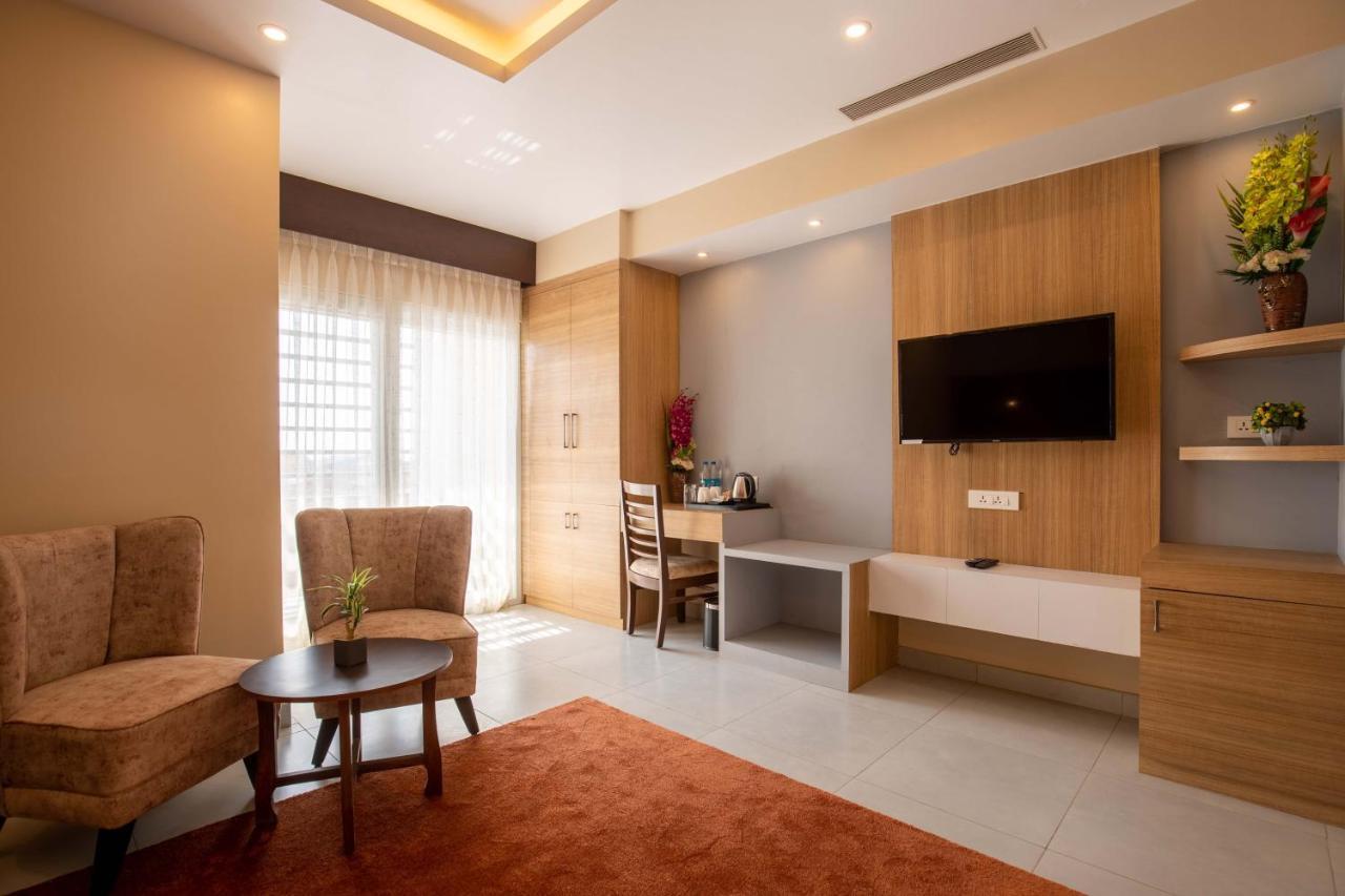 Hotel Palm International ブトワル エクステリア 写真