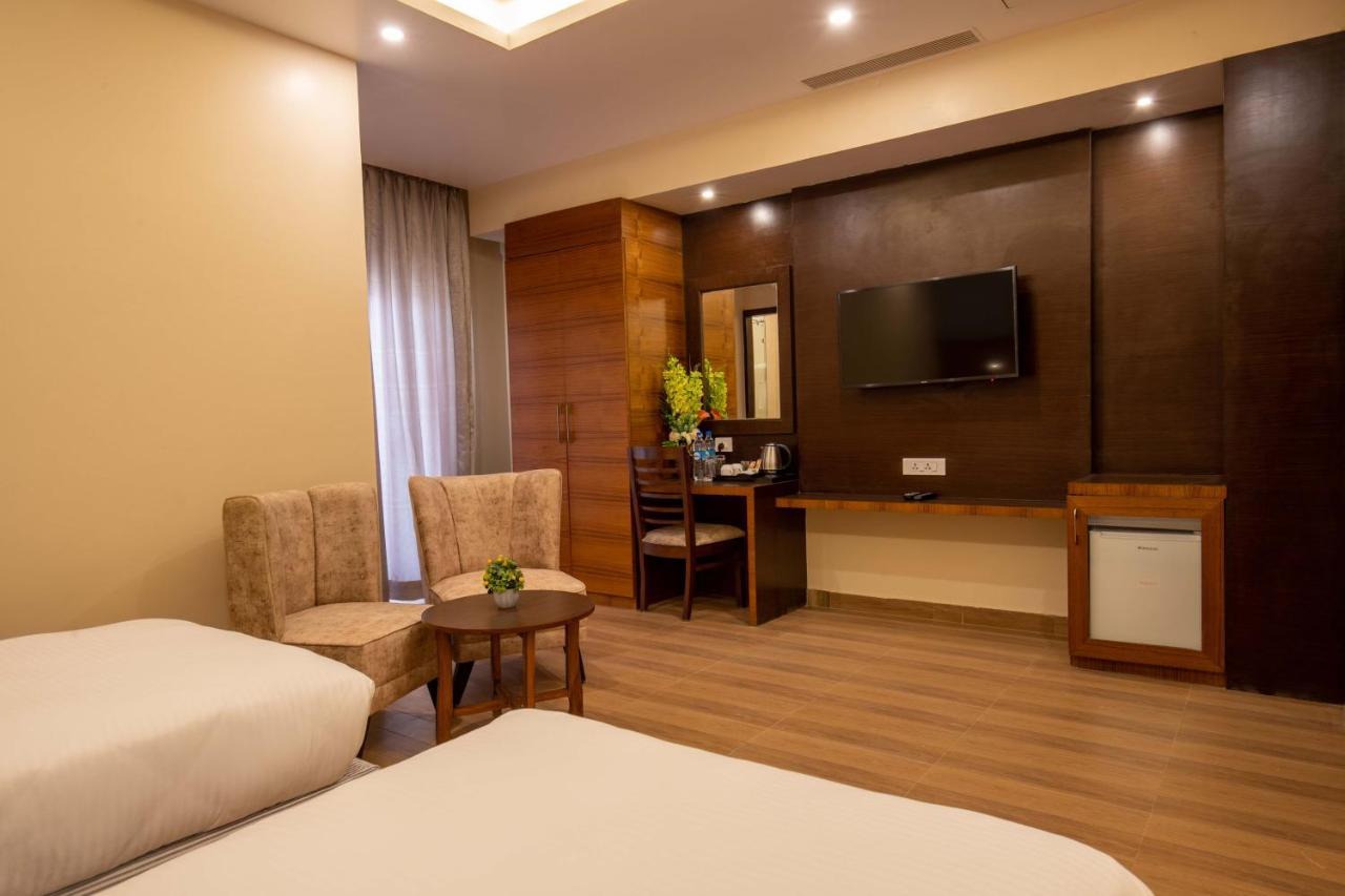 Hotel Palm International ブトワル エクステリア 写真