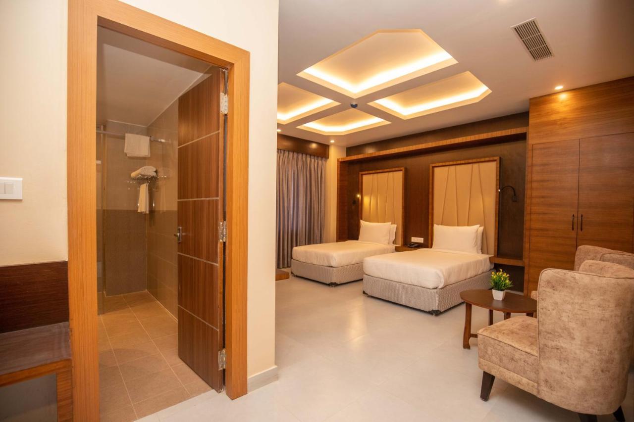 Hotel Palm International ブトワル エクステリア 写真