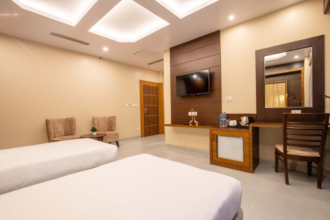Hotel Palm International ブトワル エクステリア 写真