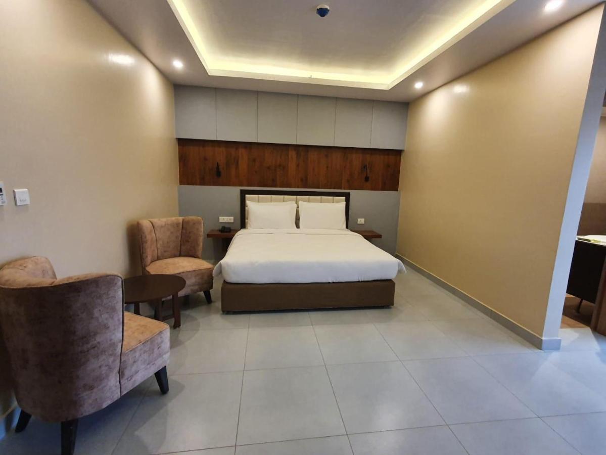 Hotel Palm International ブトワル エクステリア 写真